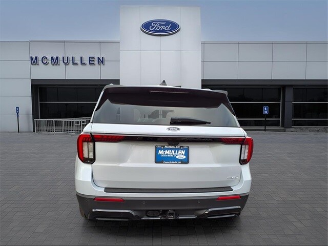 2026 Ford Explorer ST-Line photo 2