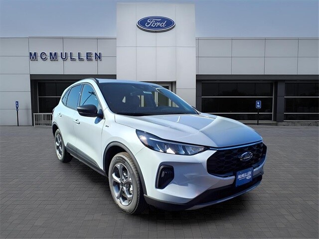 2026 Ford Escape ST-Line photo 4