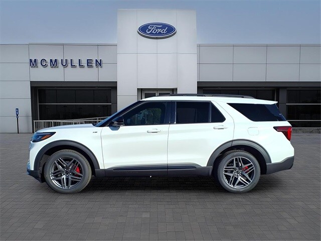 2025 Ford Explorer ST-Line photo 2