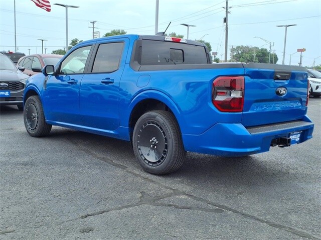 2025 Ford Maverick photo 3