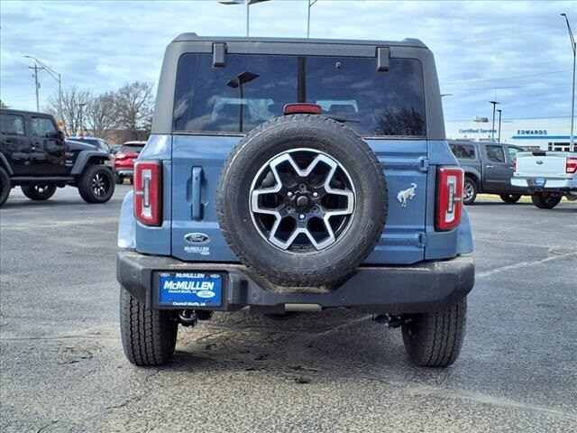 2025 Ford Bronco Outer Banks photo 4