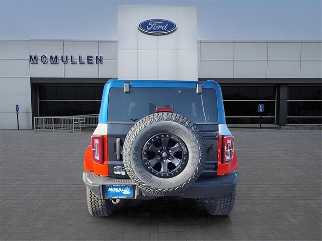 2025 Ford Bronco First Edition photo 4