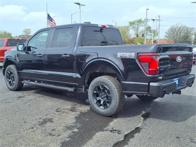 2025 Ford F-150 XLT photo 3
