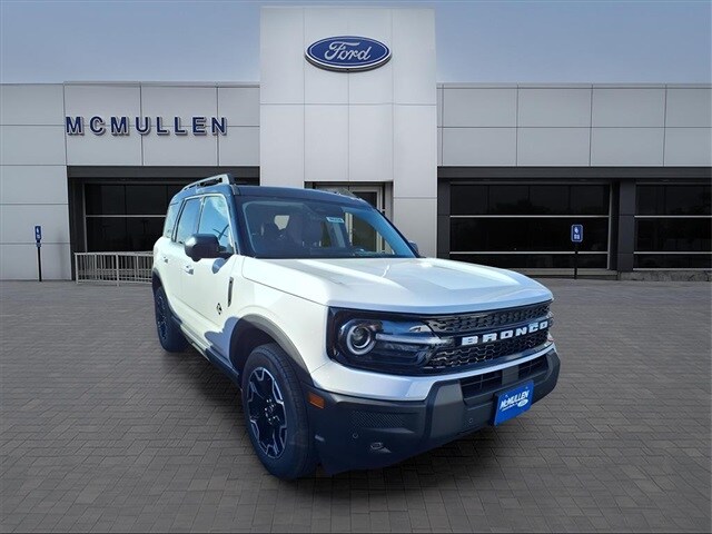 2025 Ford Bronco Sport Outer Banks photo 2