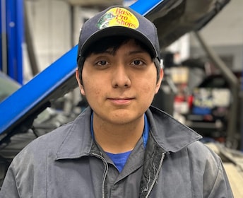 Staff member Manny Franco from ID_b9020d306162