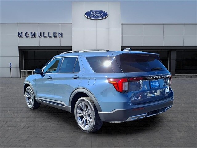 2026 Ford Explorer photo 3