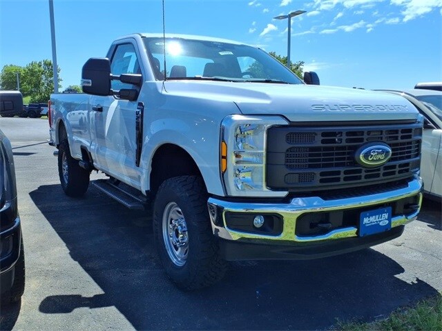 2025 Ford F-250 photo 3