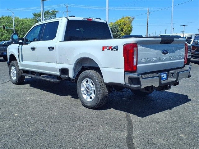 2025 Ford F-250 photo 3
