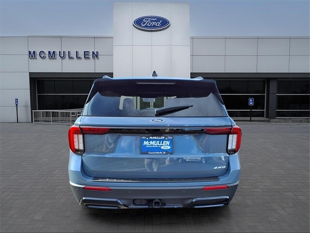 2026 Ford Explorer ST-Line photo 4