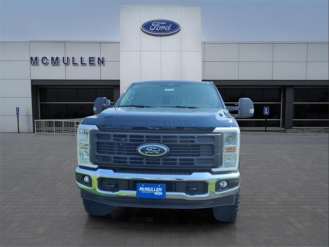 2025 Ford F-250 photo 2