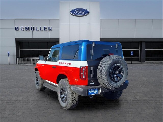 2025 Ford Bronco First Edition photo 3