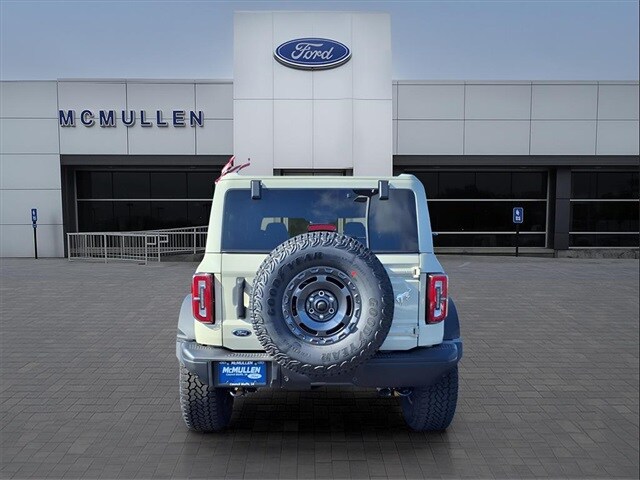 2025 Ford Bronco Badlands photo 2
