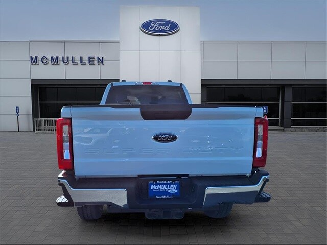 2026 Ford F-350 XLT photo 3