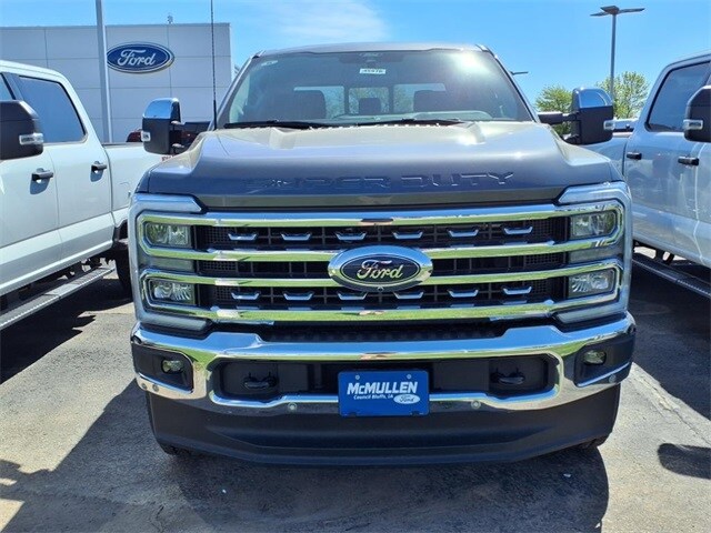 2025 Ford F-350 photo 2