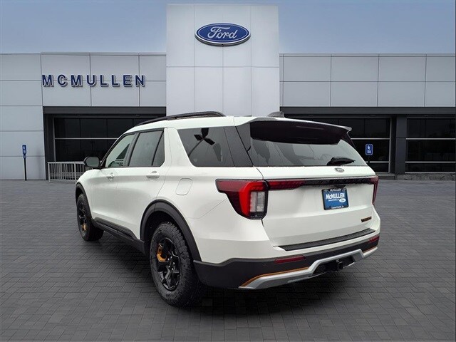 2026 Ford Explorer photo 2