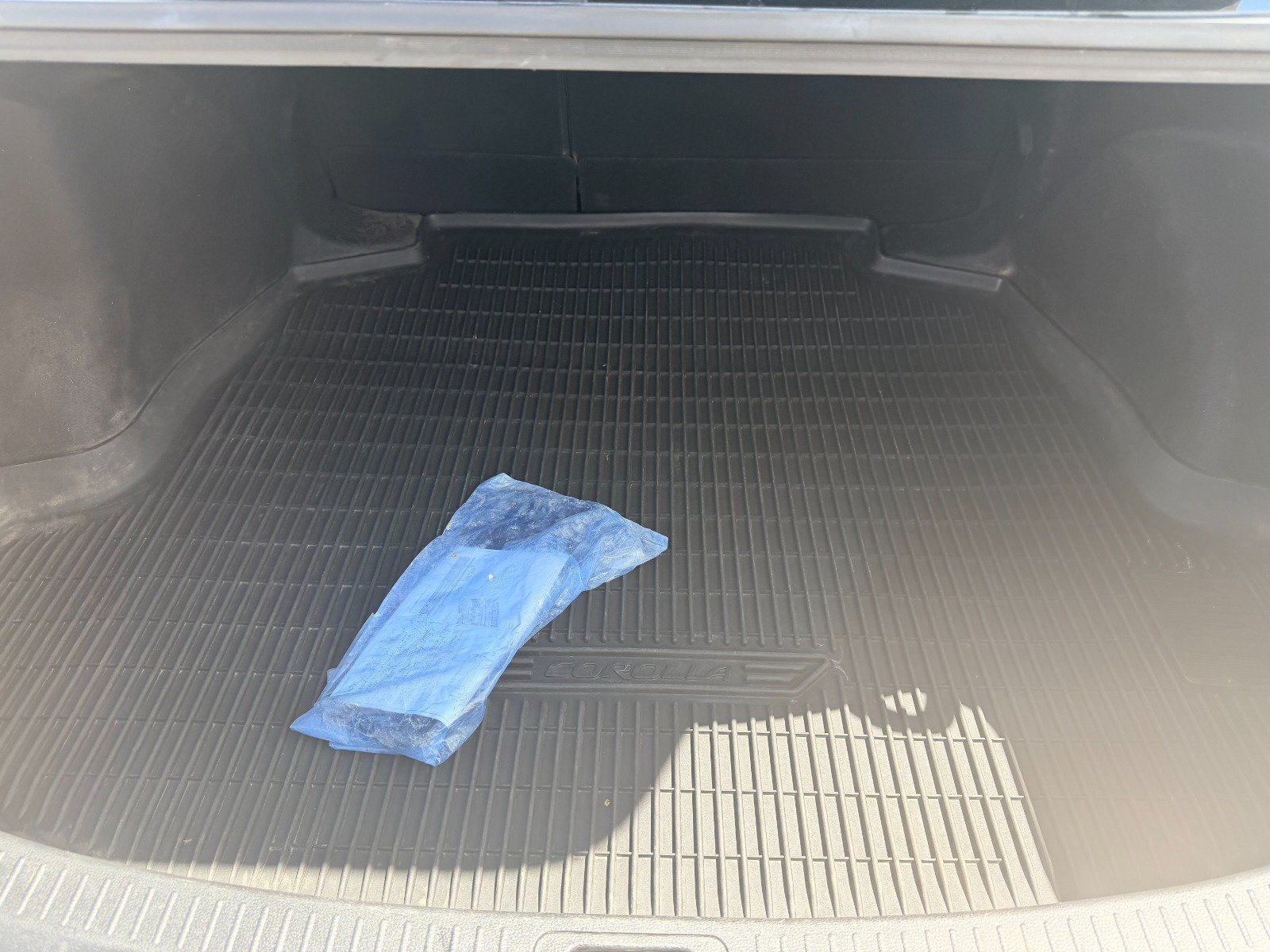2024 Toyota Corolla LE - Photo 18