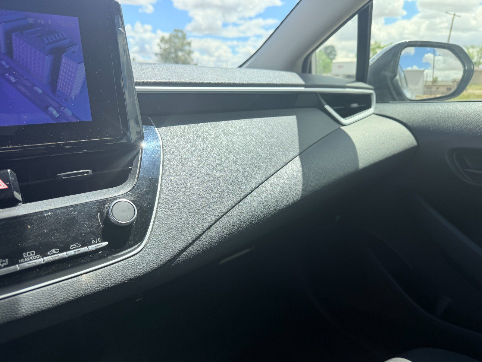 2024 Toyota Corolla LE - Photo 12