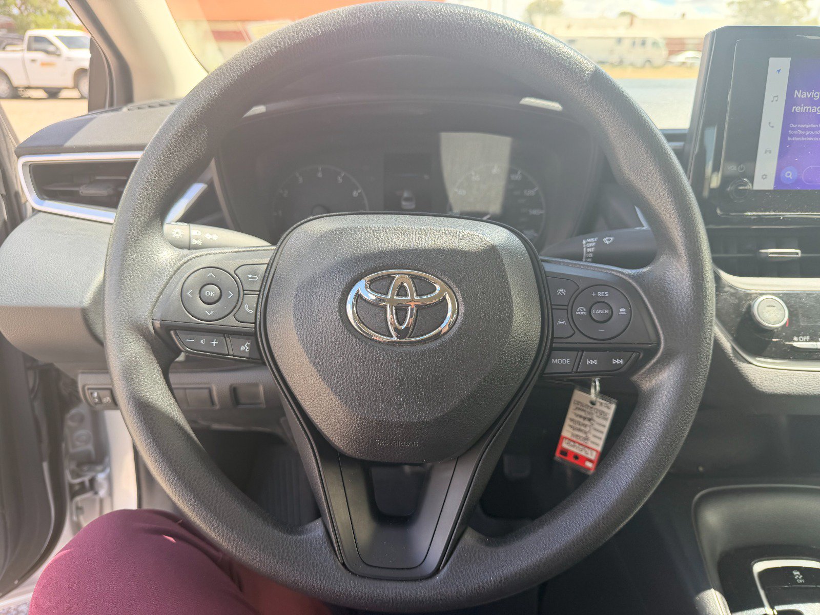 2024 Toyota Corolla LE - Photo 8