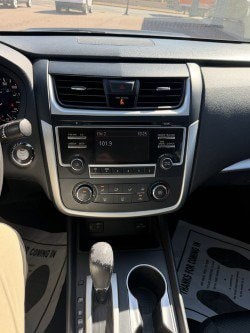 2017 Nissan Altima SR - Photo 7