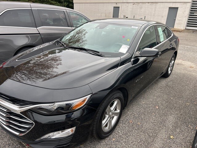 2024 Chevrolet Malibu 1LT photo 3