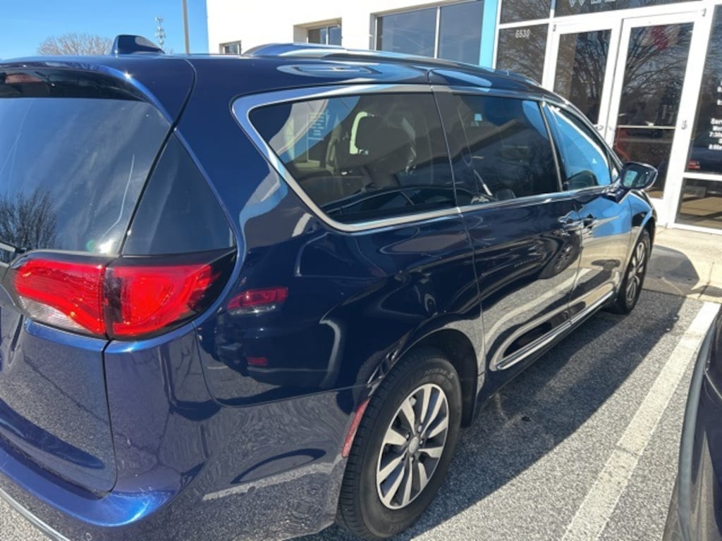 Used 2020 Chrysler Pacifica Touring L Plus Van Passenger Van