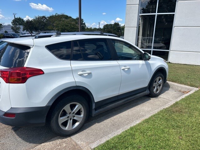 2013 Toyota RAV4 XLE photo 3