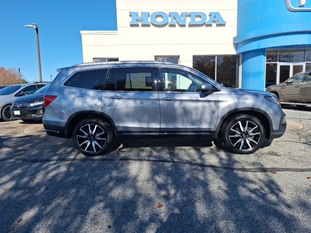 2022 Honda Pilot Touring photo 2