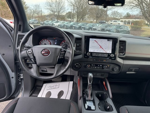 2023 Nissan Frontier PRO-4X photo 2