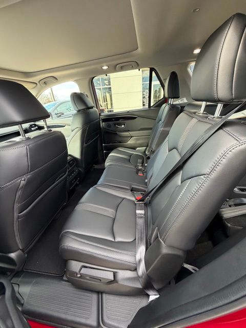 2025 Honda Pilot Touring - Photo 8