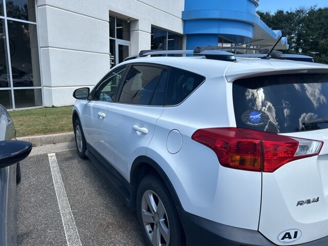 2013 Toyota RAV4 XLE photo 4