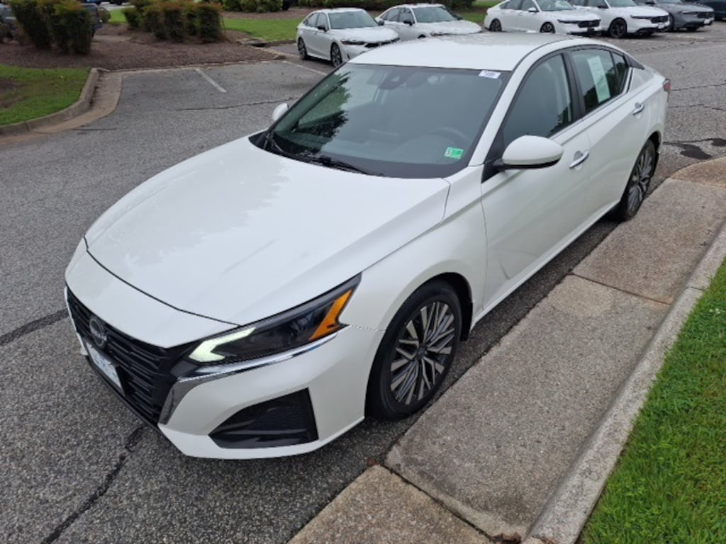 Used 2023 Nissan Altima 2.5 SV Sedan