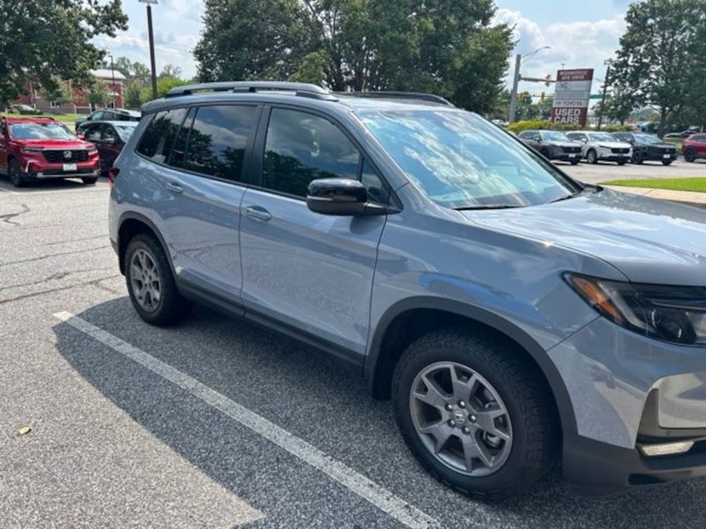 Used 2025 Honda Passport TrailSport SUV