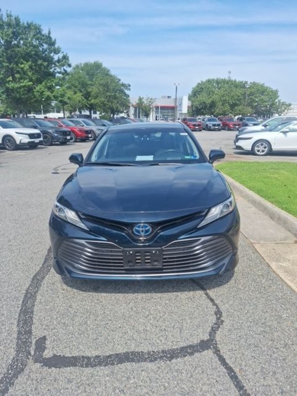Used 2018 Toyota Camry Hybrid XLE Sedan