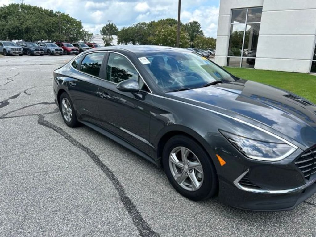 Used 2023 Hyundai Sonata SE Sedan