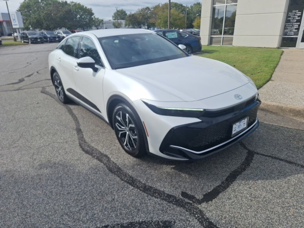 Used 2023 Toyota Crown Sedan