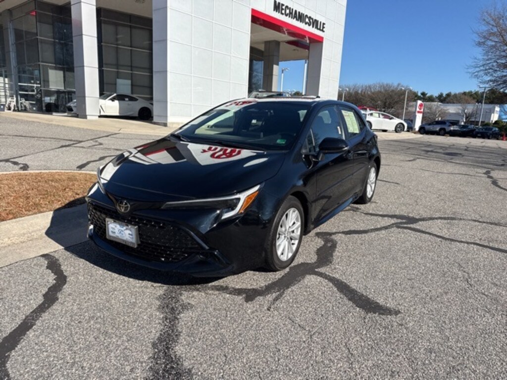 Used 2024 Toyota Corolla Hatchback SE Hatchback