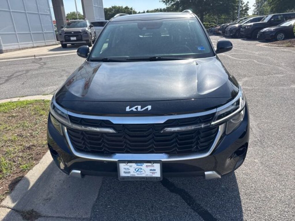 Used 2024 Kia Seltos EX SUV