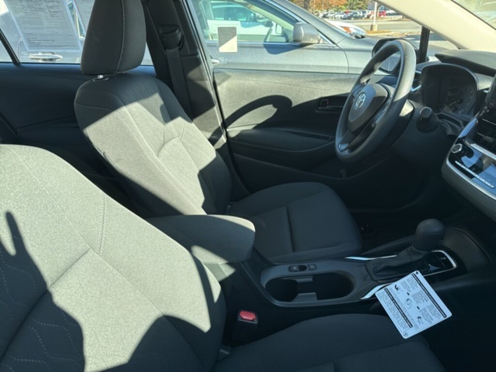 Used 2024 Toyota Corolla LE Sedan
