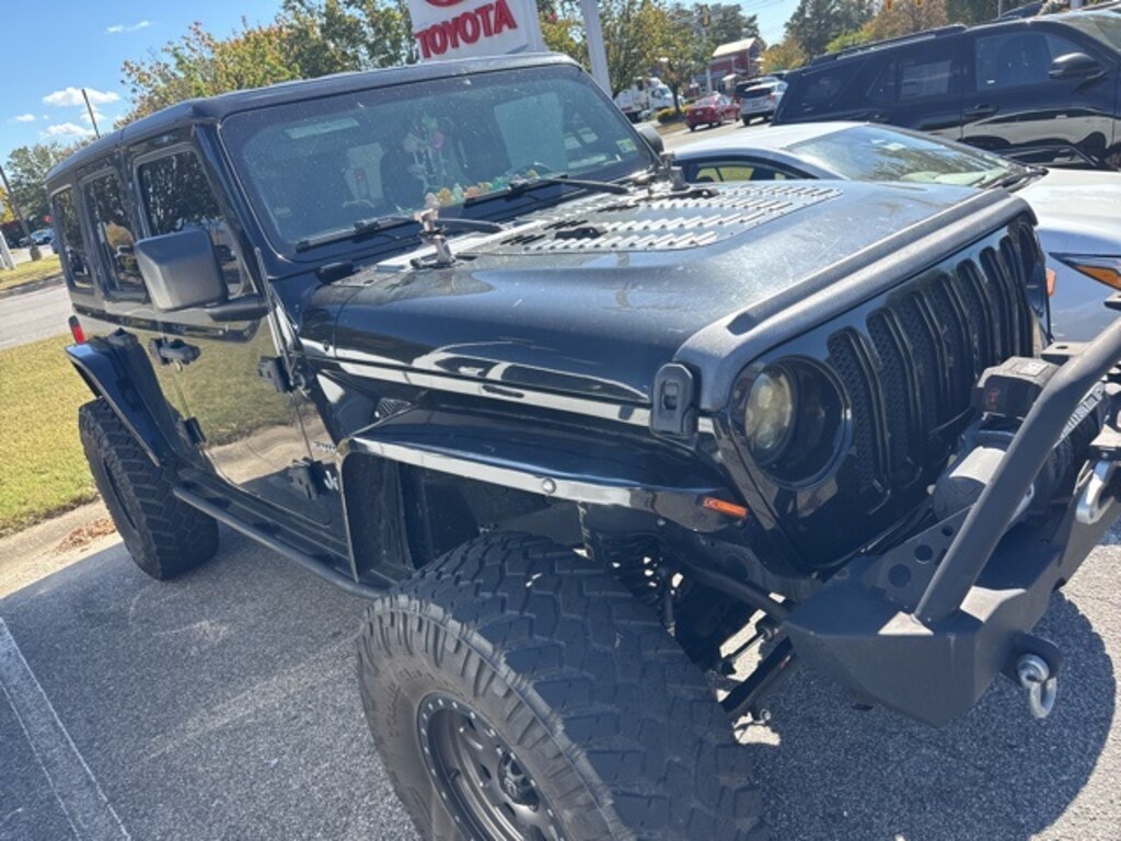 Used 2018 Jeep Wrangler Unlimited Sahara SUV