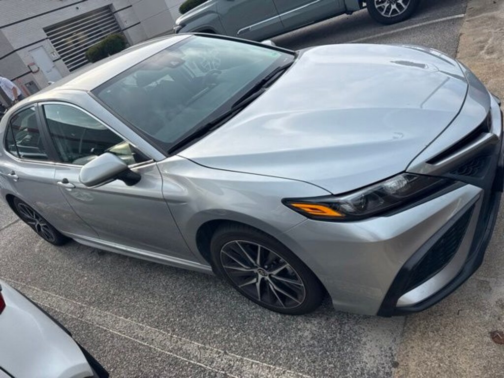 Used 2023 Toyota Camry SE Sedan