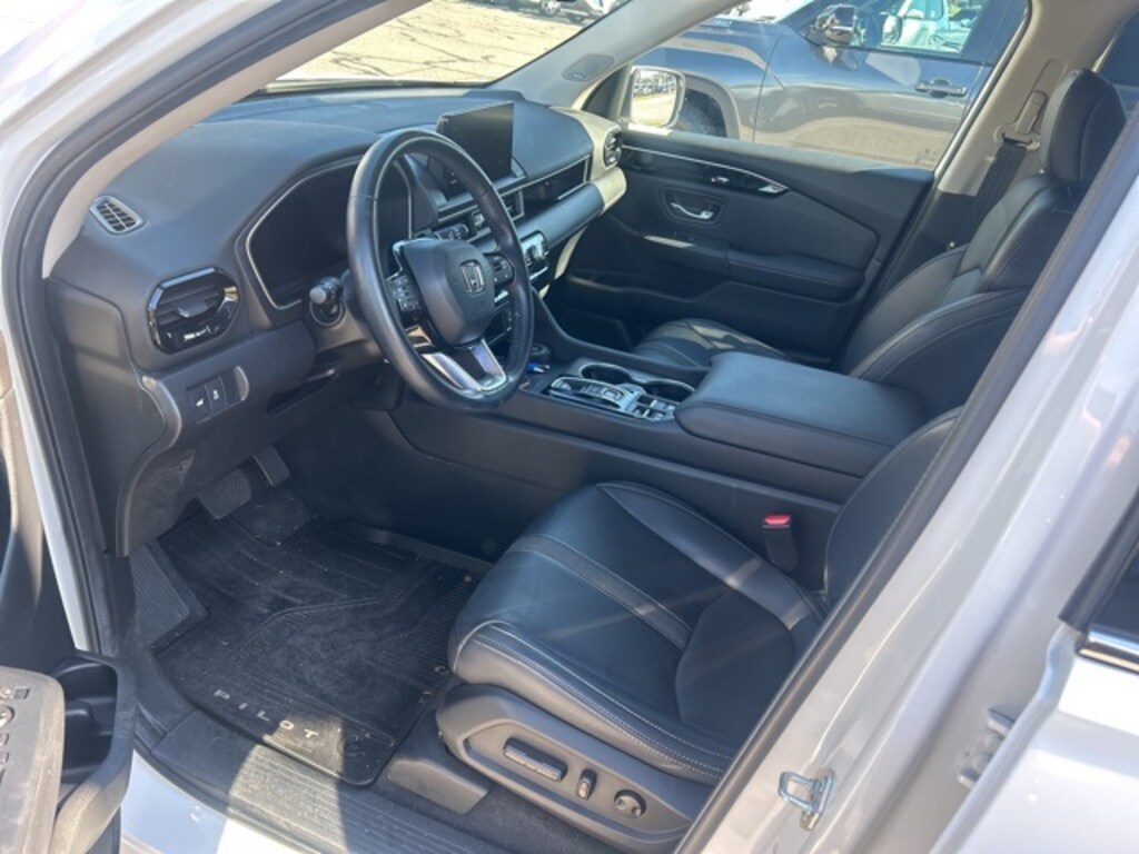 Used 2024 Honda Pilot Touring SUV