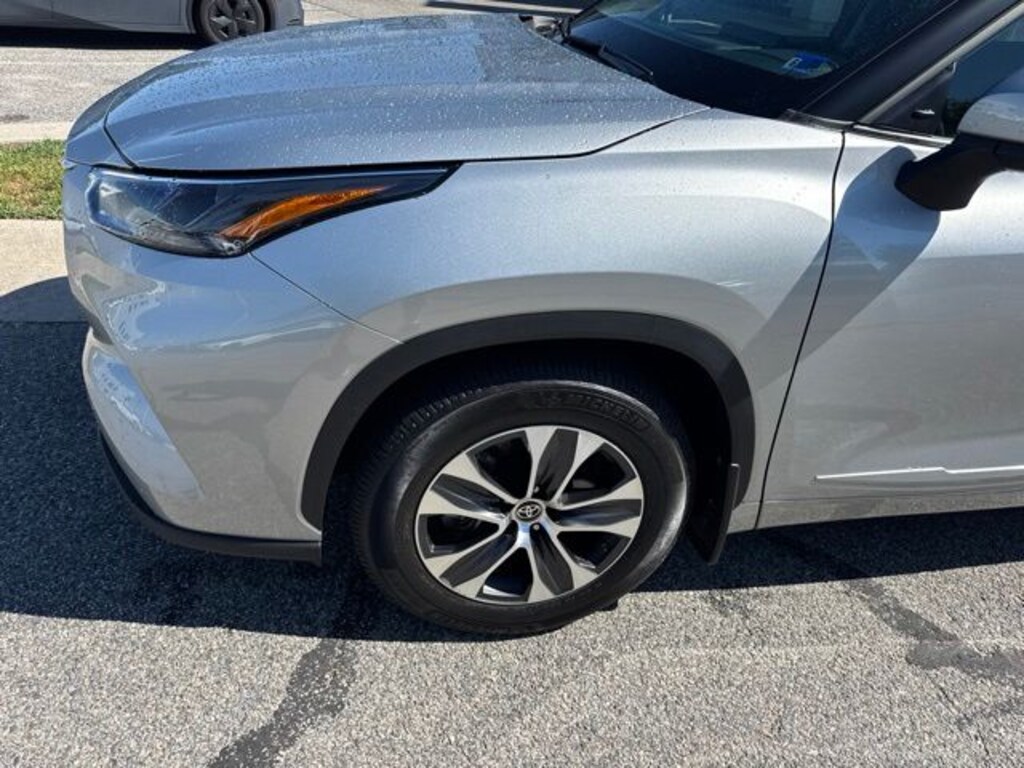 Used 2024 Toyota Highlander XLE SUV