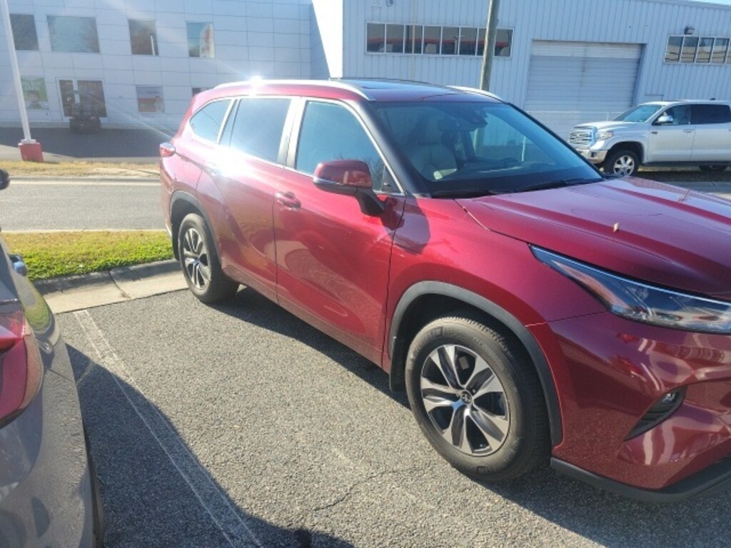 Used 2023 Toyota Highlander XLE SUV