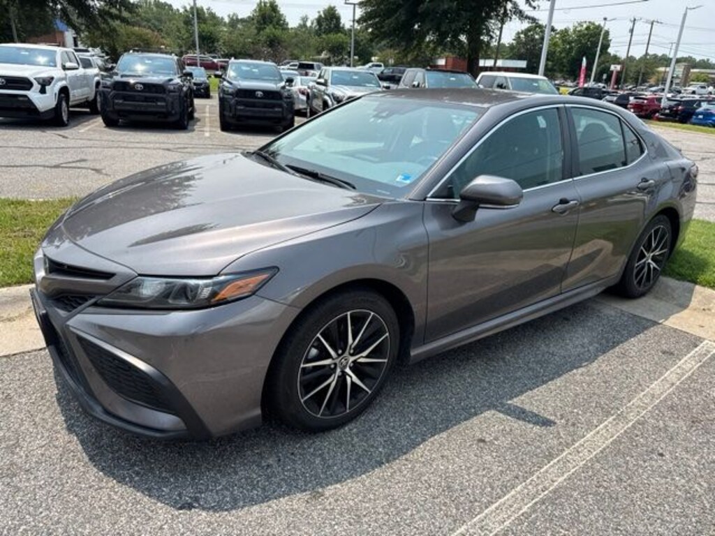 Used 2023 Toyota Camry SE Sedan