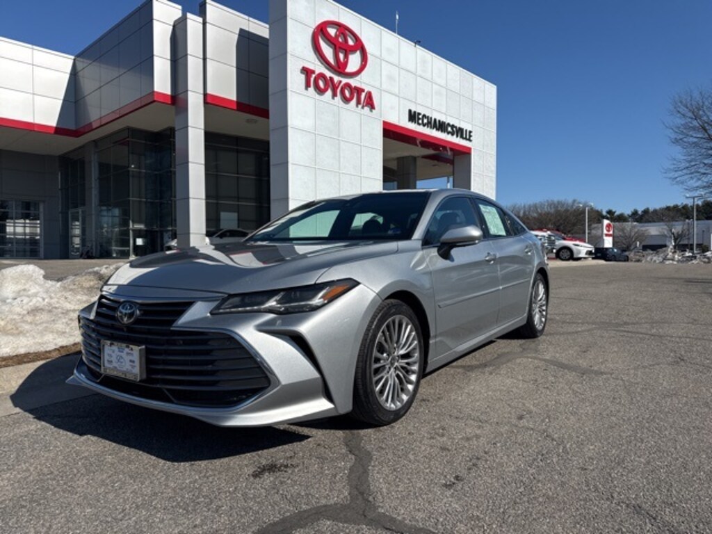 Used 2022 Toyota Avalon Limited Sedan