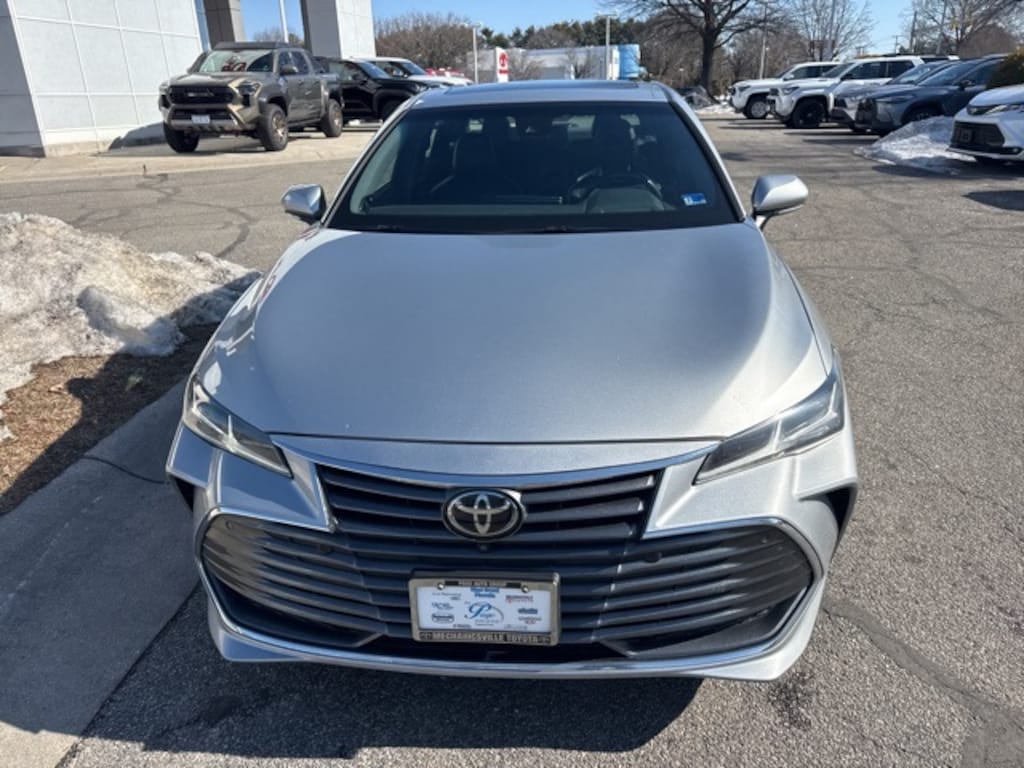 Used 2022 Toyota Avalon Limited Sedan