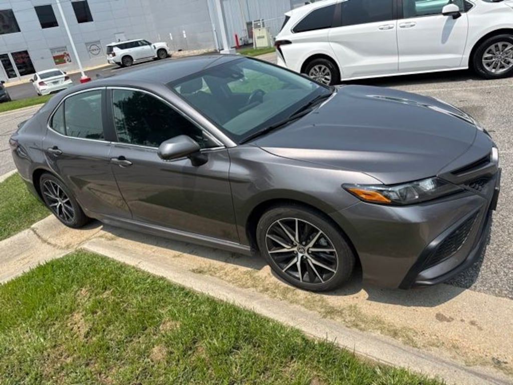 Used 2023 Toyota Camry SE Sedan