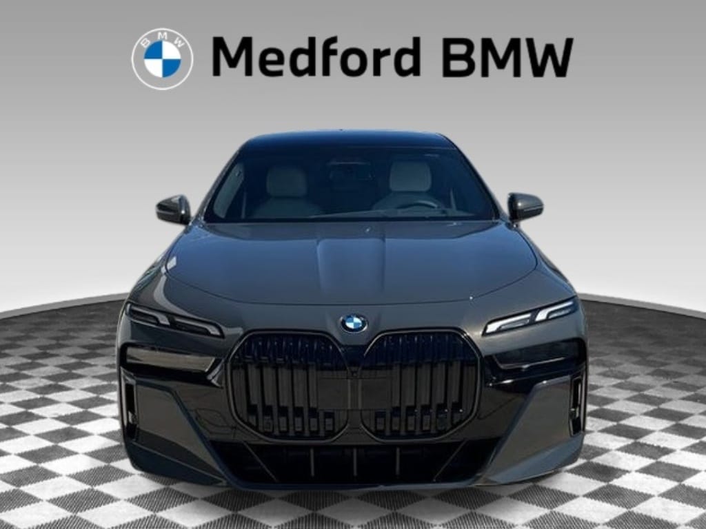 New 2026 BMW 740i xDrive Sedan