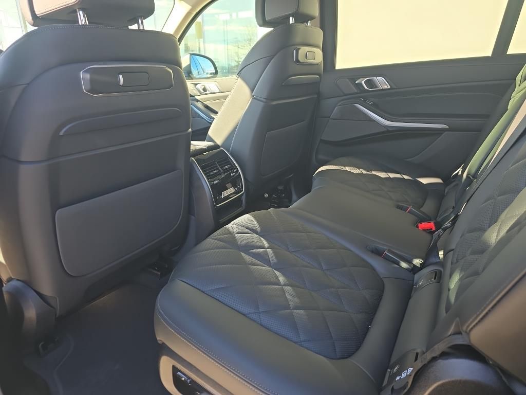 2026 BMW X7 40i - Photo 13