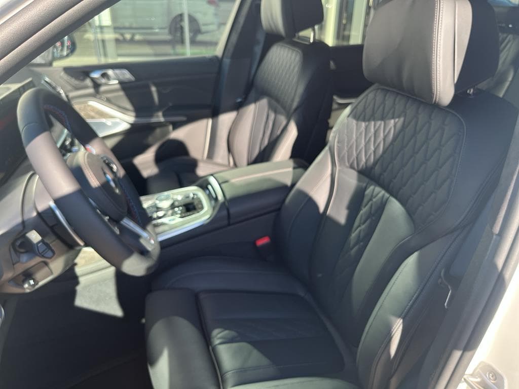 2026 BMW X7 M60i - Photo 10